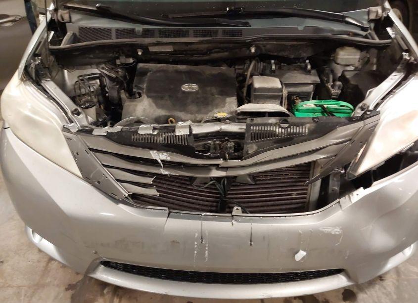 Photo 10 of 2013 Toyota Sienna XLE/LIMITED (VIN 5TDYK3DC6DS341523)