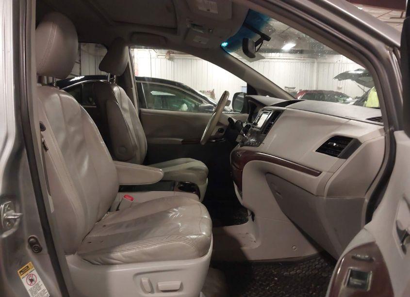 Photo 5 of 2013 Toyota Sienna XLE/LIMITED (VIN 5TDYK3DC6DS341523)