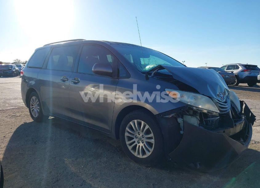 Photo 13 of 2013 Toyota Sienna XLE V6 8 PASSENGER (VIN 5TDYK3DC6DS344731)