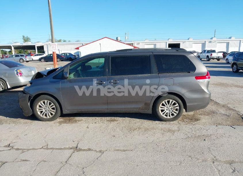 Photo 14 of 2013 Toyota Sienna XLE V6 8 PASSENGER (VIN 5TDYK3DC6DS344731)