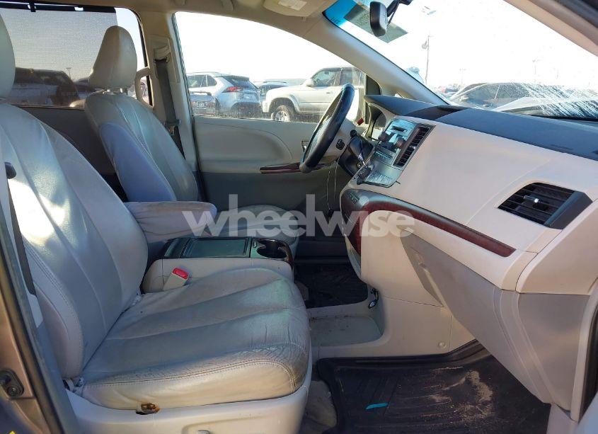 Photo 5 of 2013 Toyota Sienna XLE V6 8 PASSENGER (VIN 5TDYK3DC6DS344731)