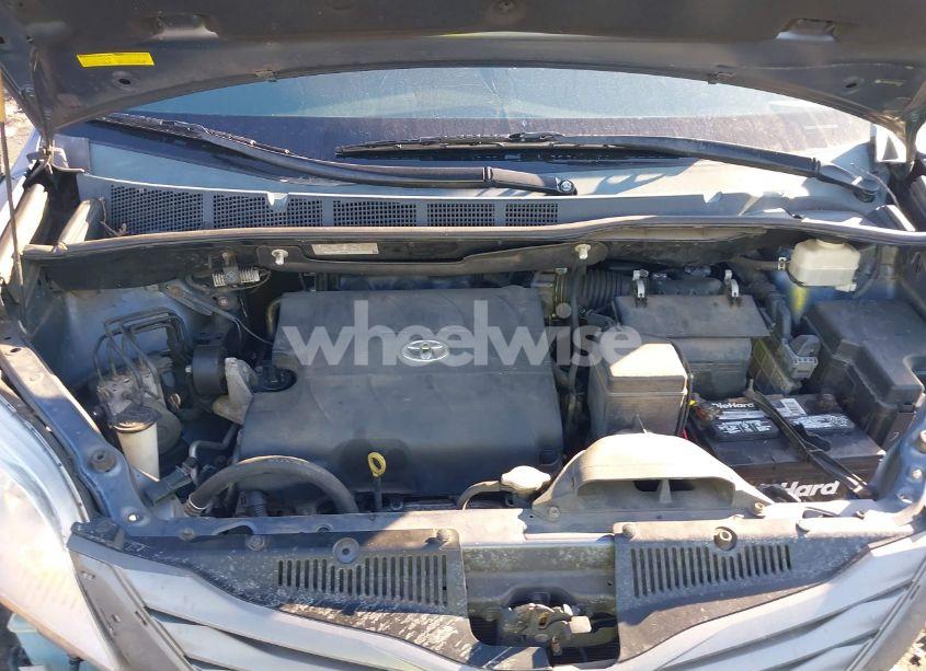 Photo 10 of 2013 Toyota Sienna XLE V6 8 PASSENGER (VIN 5TDYK3DC6DS401140)