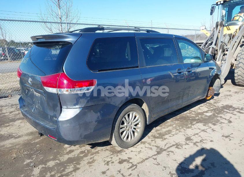 Photo 4 of 2013 Toyota Sienna XLE V6 8 PASSENGER (VIN 5TDYK3DC6DS401140)