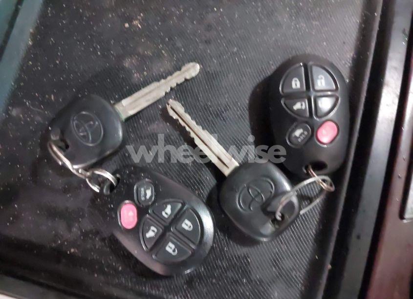 Photo 11 of 2014 Toyota Sienna XLE V6 8 PASSENGER (VIN 5TDYK3DC6ES410602)