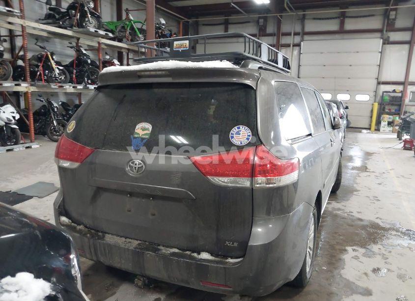 Photo 17 of 2014 Toyota Sienna XLE V6 8 PASSENGER (VIN 5TDYK3DC6ES410602)