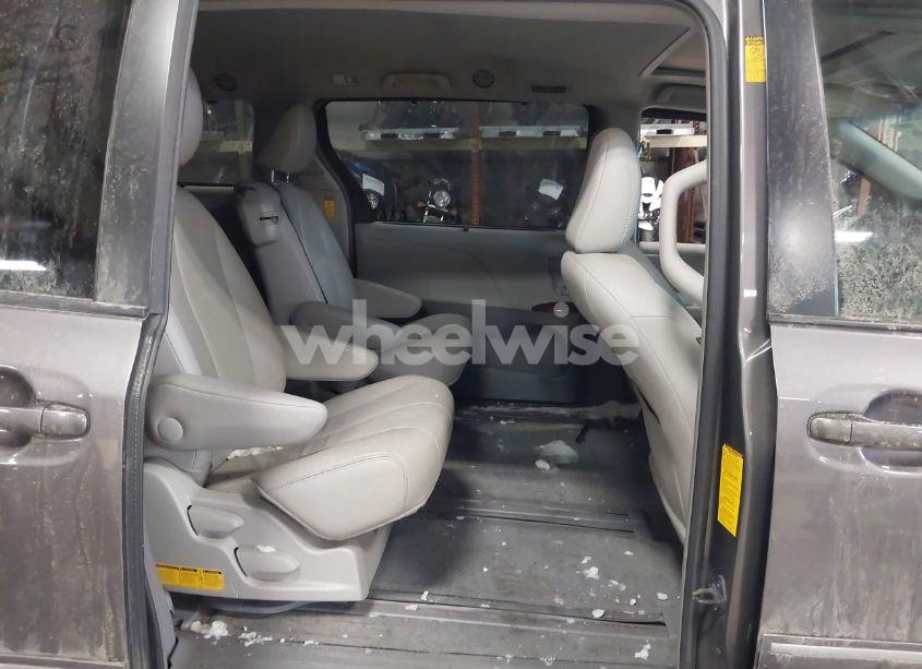 Photo 8 of 2014 Toyota Sienna XLE V6 8 PASSENGER (VIN 5TDYK3DC6ES410602)