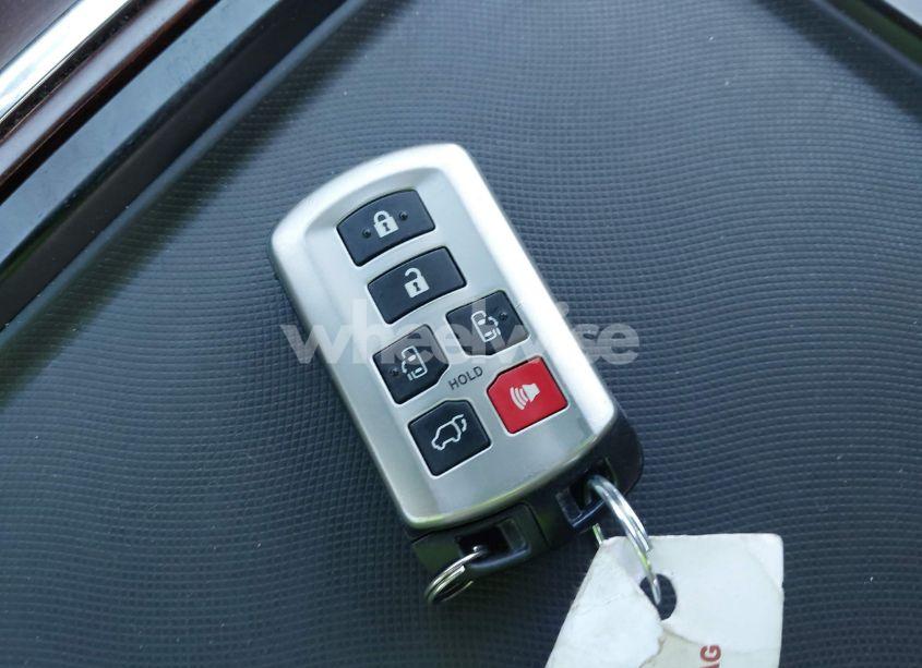 Photo 11 of 2014 Toyota Sienna XLE V6 8 PASSENGER (VIN 5TDYK3DC6ES414892)