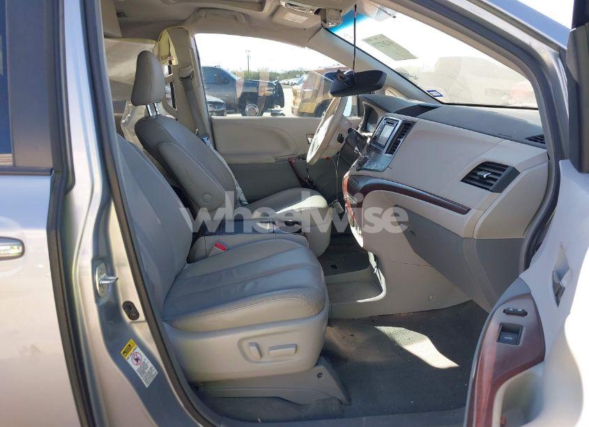 Photo 5 of 2014 Toyota Sienna XLE/LIMITED (VIN 5TDYK3DC6ES420613)