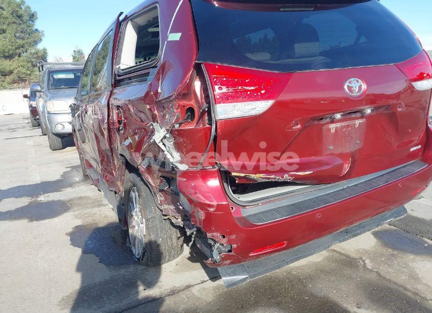 Photo 19 of 2014 Toyota Sienna XLE/LIMITED (VIN 5TDYK3DC6ES440358)