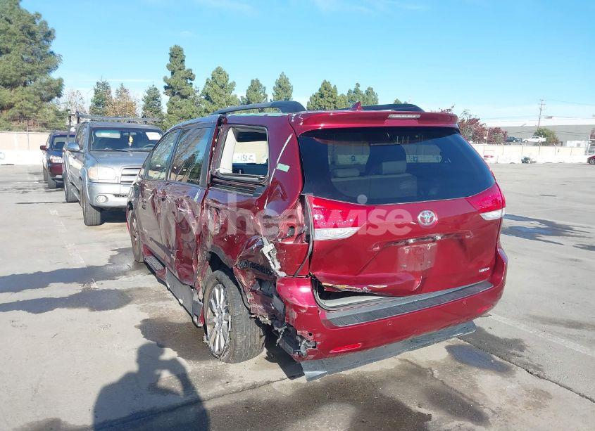 Photo 3 of 2014 Toyota Sienna XLE/LIMITED (VIN 5TDYK3DC6ES440358)
