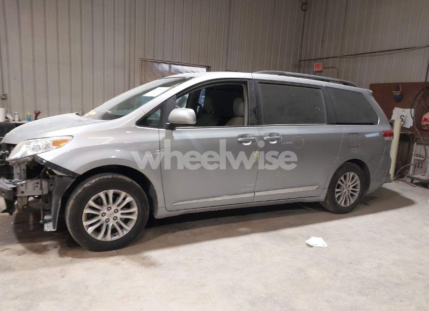 Photo 15 of 2014 Toyota Sienna XLE V6 8 PASSENGER (VIN 5TDYK3DC6ES444443)