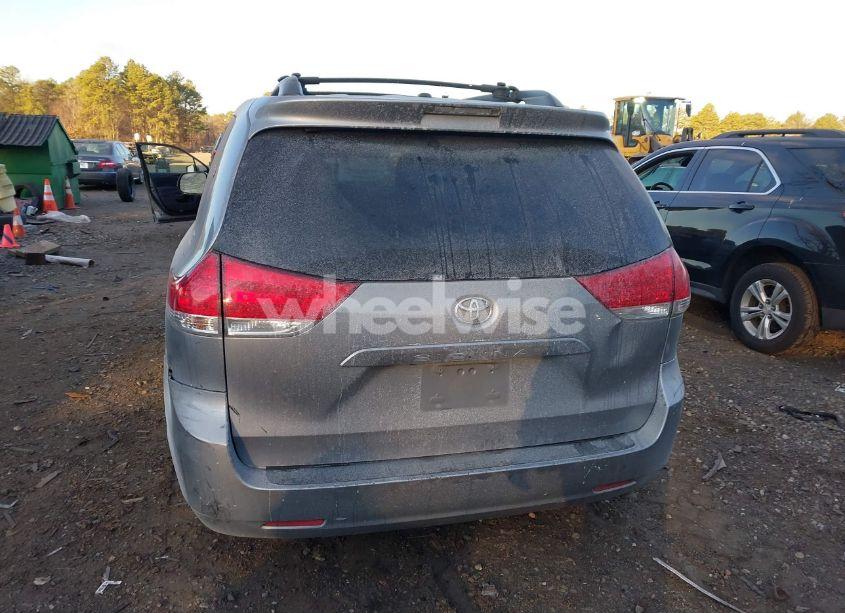 Photo 16 of 2014 Toyota Sienna XLE V6 8 PASSENGER (VIN 5TDYK3DC6ES450243)