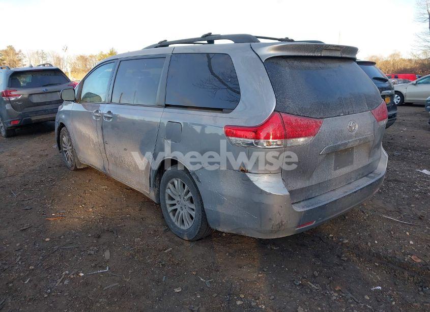 Photo 3 of 2014 Toyota Sienna XLE V6 8 PASSENGER (VIN 5TDYK3DC6ES450243)