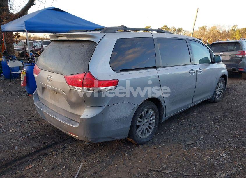 Photo 4 of 2014 Toyota Sienna XLE V6 8 PASSENGER (VIN 5TDYK3DC6ES450243)