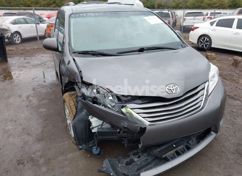 2014 Toyota Sienna XLE V6 8 PASSENGER (VIN 5TDYK3DC6ES454454) main photo