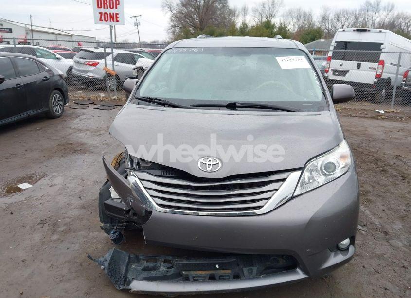 Photo 11 of 2014 Toyota Sienna XLE V6 8 PASSENGER (VIN 5TDYK3DC6ES454454)
