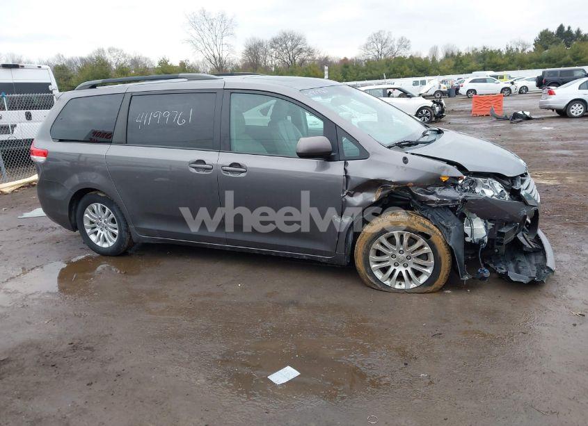 Photo 12 of 2014 Toyota Sienna XLE V6 8 PASSENGER (VIN 5TDYK3DC6ES454454)