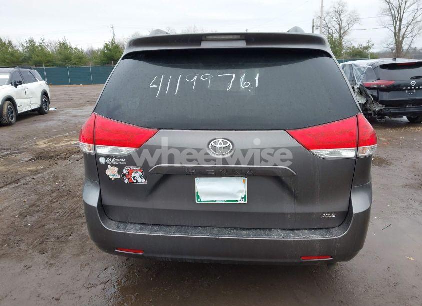 Photo 15 of 2014 Toyota Sienna XLE V6 8 PASSENGER (VIN 5TDYK3DC6ES454454)