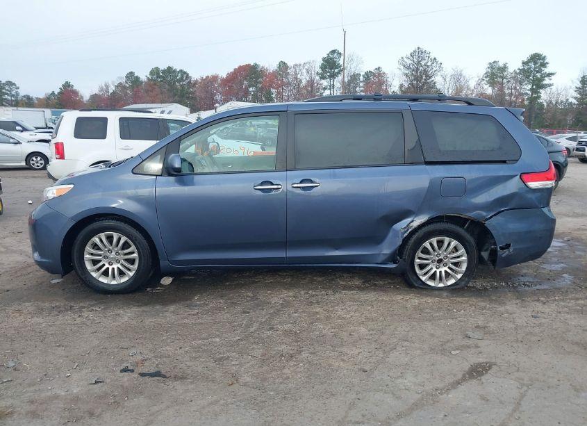 Photo 14 of 2014 Toyota Sienna XLE/LIMITED (VIN 5TDYK3DC6ES506178)