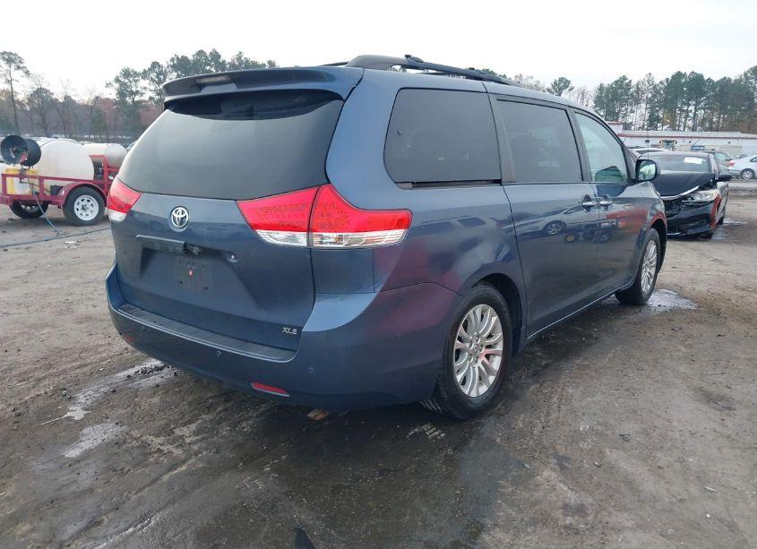 Photo 4 of 2014 Toyota Sienna XLE/LIMITED (VIN 5TDYK3DC6ES506178)