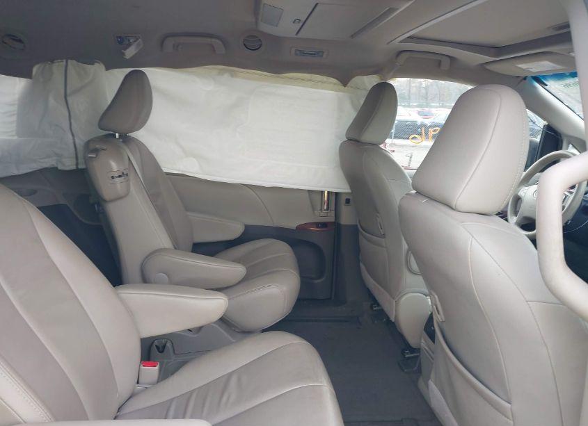 Photo 8 of 2014 Toyota Sienna XLE/LIMITED (VIN 5TDYK3DC6ES506178)