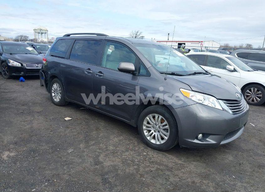 2014 Toyota Sienna XLE V6 8 PASSENGER (VIN 5TDYK3DC6ES514460) main photo