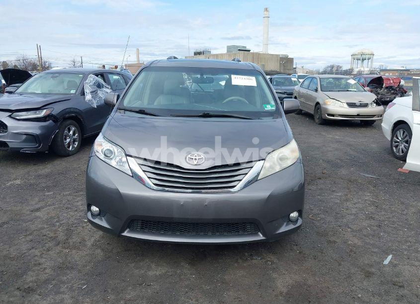 Photo 12 of 2014 Toyota Sienna XLE V6 8 PASSENGER (VIN 5TDYK3DC6ES514460)