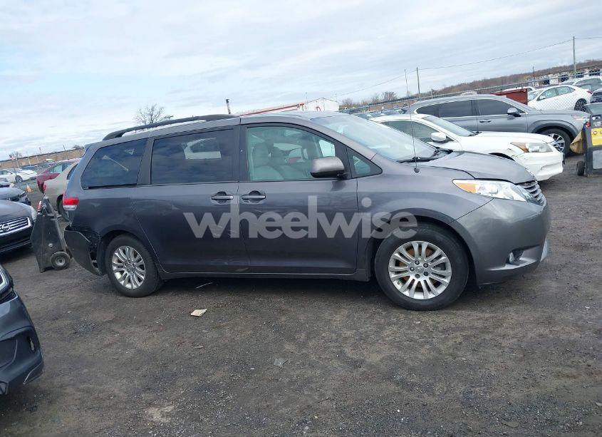 Photo 13 of 2014 Toyota Sienna XLE V6 8 PASSENGER (VIN 5TDYK3DC6ES514460)