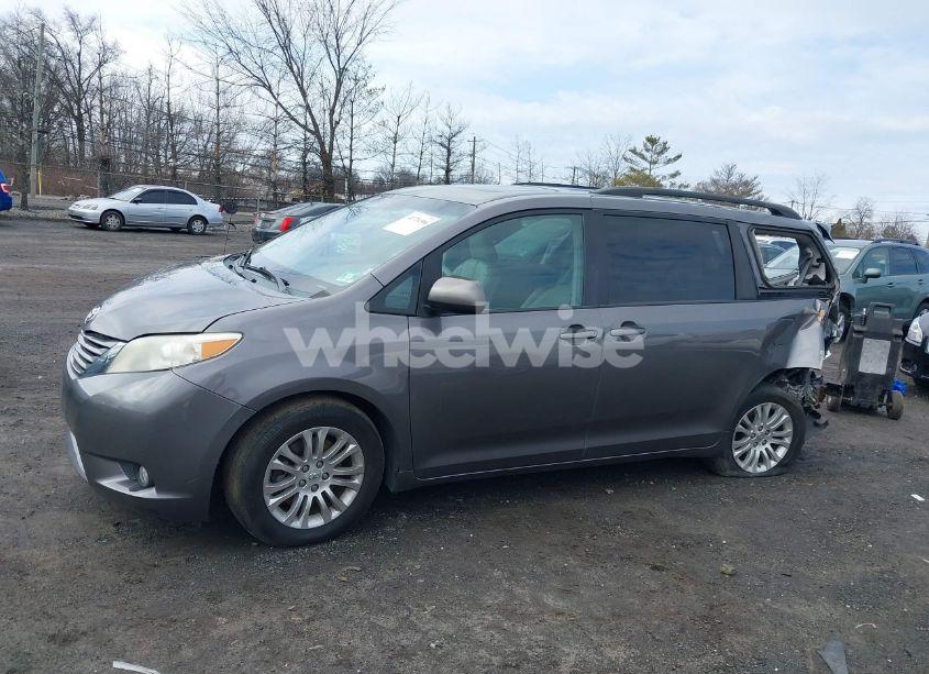 Photo 14 of 2014 Toyota Sienna XLE V6 8 PASSENGER (VIN 5TDYK3DC6ES514460)