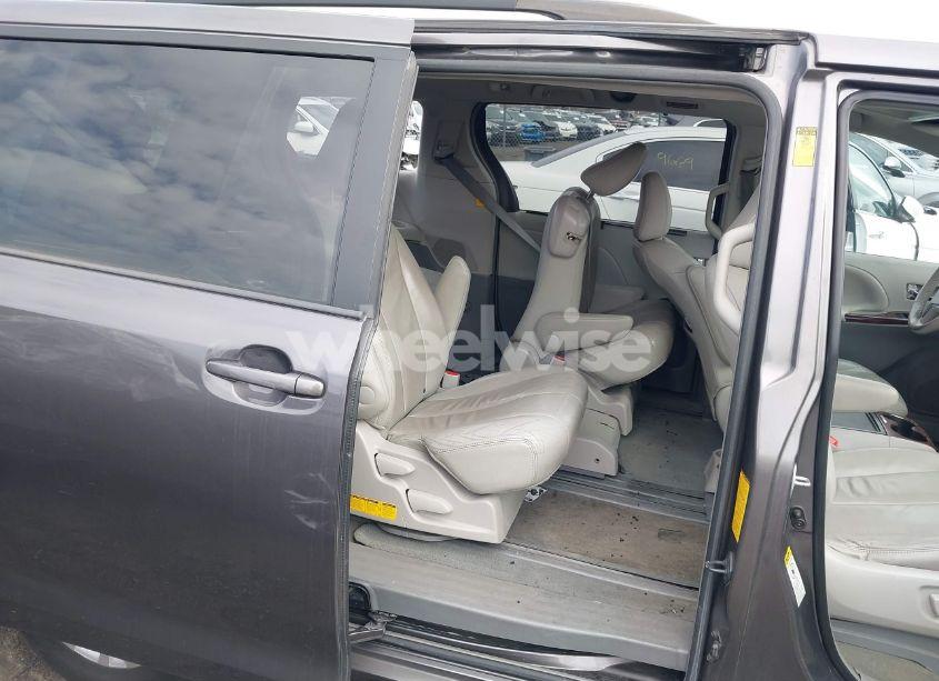 Photo 8 of 2014 Toyota Sienna XLE V6 8 PASSENGER (VIN 5TDYK3DC6ES514460)