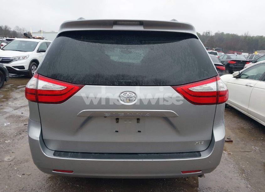 Photo 17 of 2015 Toyota Sienna XLE 8 PASSENGER (VIN 5TDYK3DC6FS582131)
