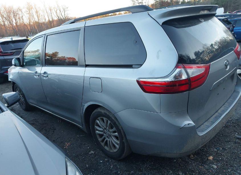 Photo 3 of 2015 Toyota Sienna XLE 8 PASSENGER (VIN 5TDYK3DC6FS604547)