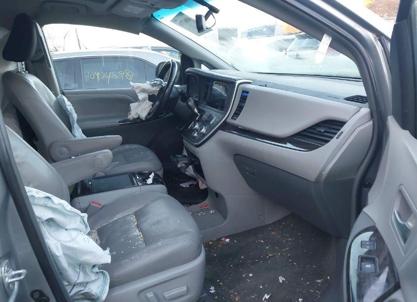 Photo 5 of 2015 Toyota Sienna XLE 8 PASSENGER (VIN 5TDYK3DC6FS604547)