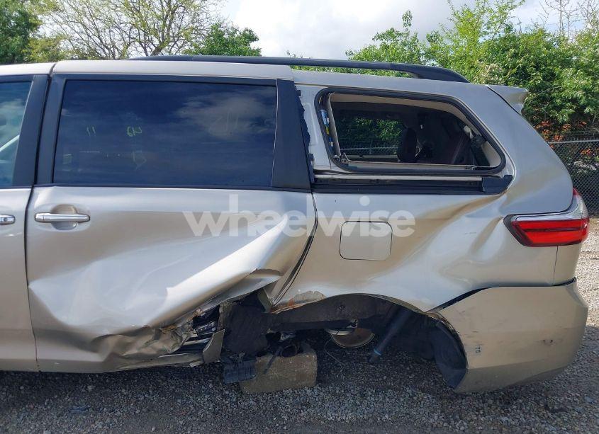 Photo 18 of 2015 Toyota Sienna LIMITED PREMIUM 7 PASSENGER (VIN 5TDYK3DC6FS632493)