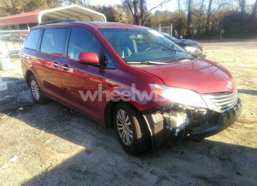 2015 Toyota Sienna XLE 8 PASSENGER (VIN 5TDYK3DC6FS649780) main photo