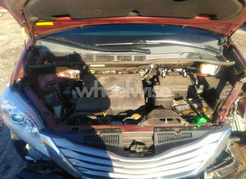 Photo 10 of 2015 Toyota Sienna XLE 8 PASSENGER (VIN 5TDYK3DC6FS649780)