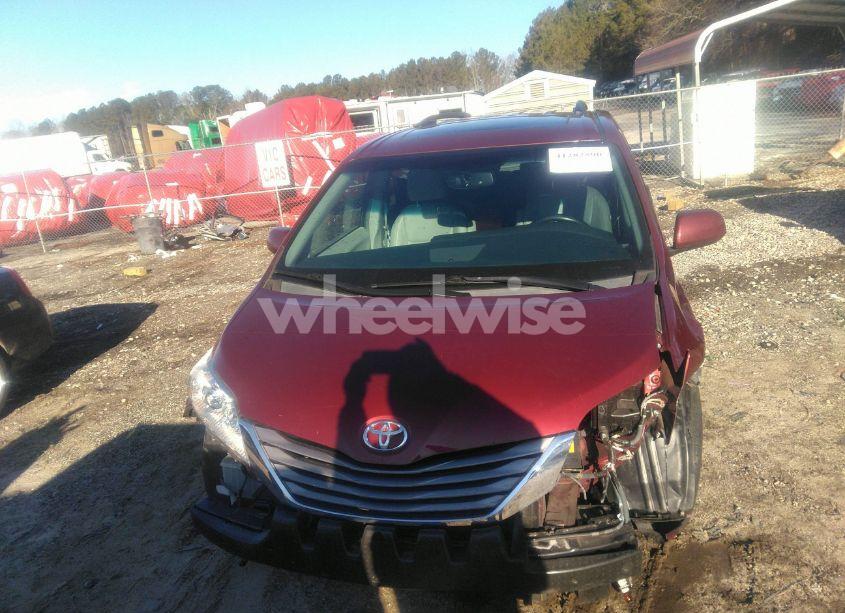 Photo 13 of 2015 Toyota Sienna XLE 8 PASSENGER (VIN 5TDYK3DC6FS649780)