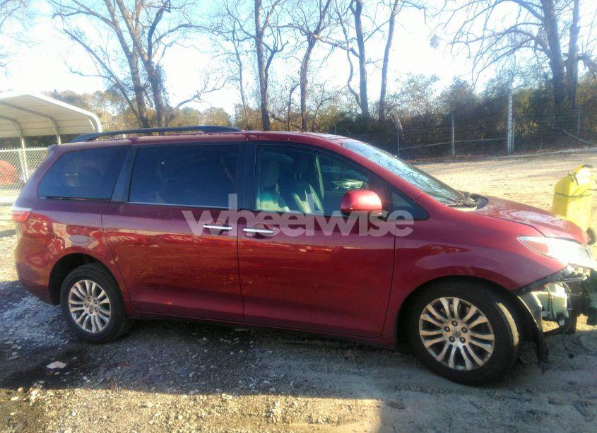 Photo 14 of 2015 Toyota Sienna XLE 8 PASSENGER (VIN 5TDYK3DC6FS649780)