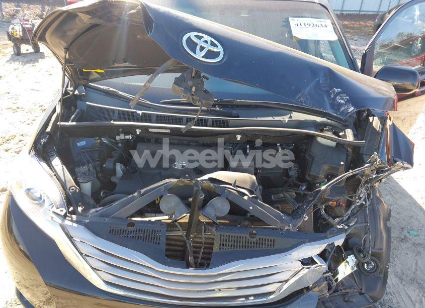 Photo 10 of 2016 Toyota Sienna XLE 8 PASSENGER (VIN 5TDYK3DC6GS711034)