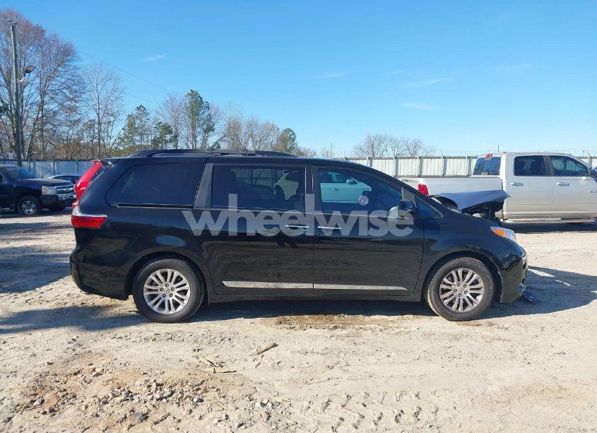 Photo 14 of 2016 Toyota Sienna XLE 8 PASSENGER (VIN 5TDYK3DC6GS711034)