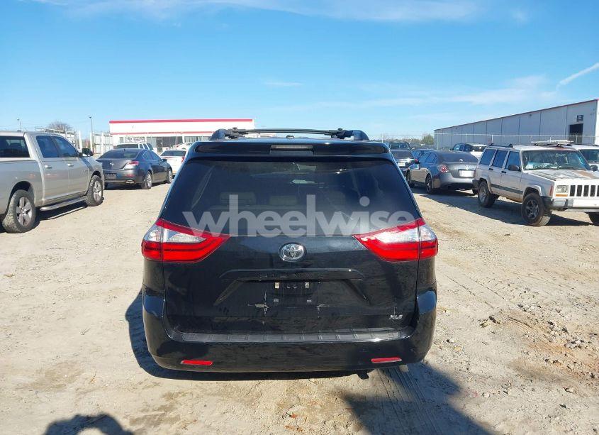 Photo 17 of 2016 Toyota Sienna XLE 8 PASSENGER (VIN 5TDYK3DC6GS711034)