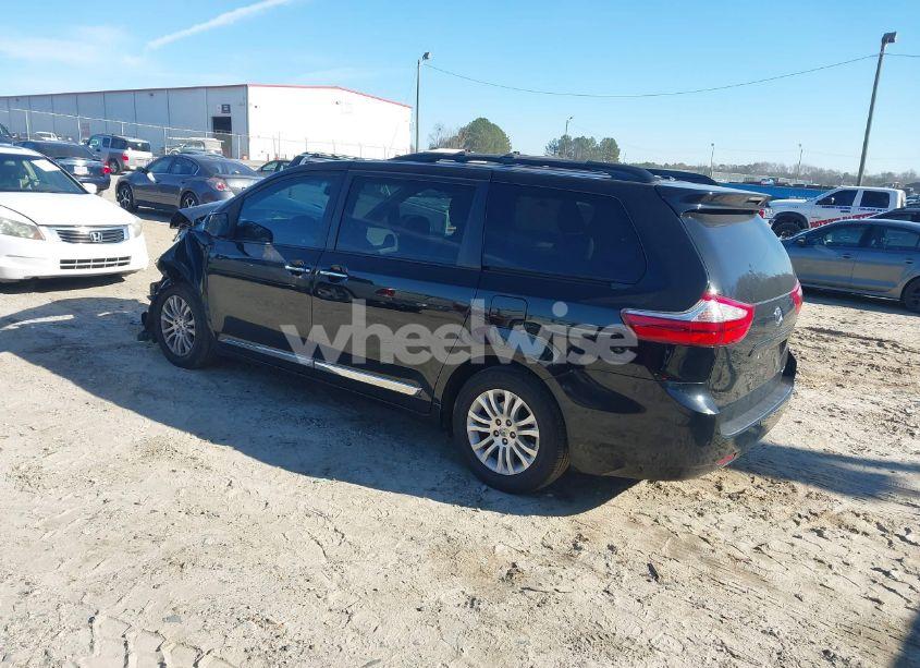 Photo 3 of 2016 Toyota Sienna XLE 8 PASSENGER (VIN 5TDYK3DC6GS711034)