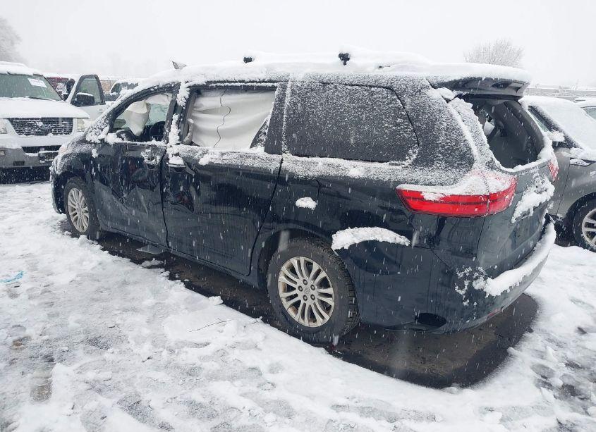 Photo 3 of 2016 Toyota Sienna XLE 8 PASSENGER (VIN 5TDYK3DC6GS718436)