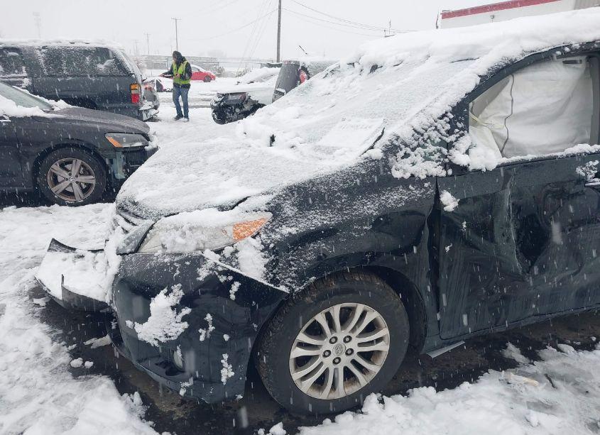 Photo 6 of 2016 Toyota Sienna XLE 8 PASSENGER (VIN 5TDYK3DC6GS718436)