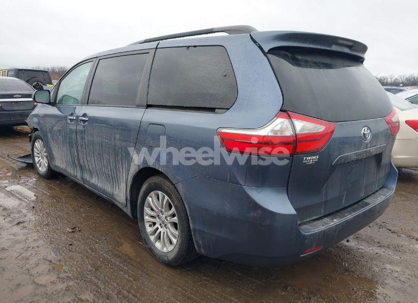 Photo 3 of 2016 Toyota Sienna XLE 8 PASSENGER (VIN 5TDYK3DC6GS724835)