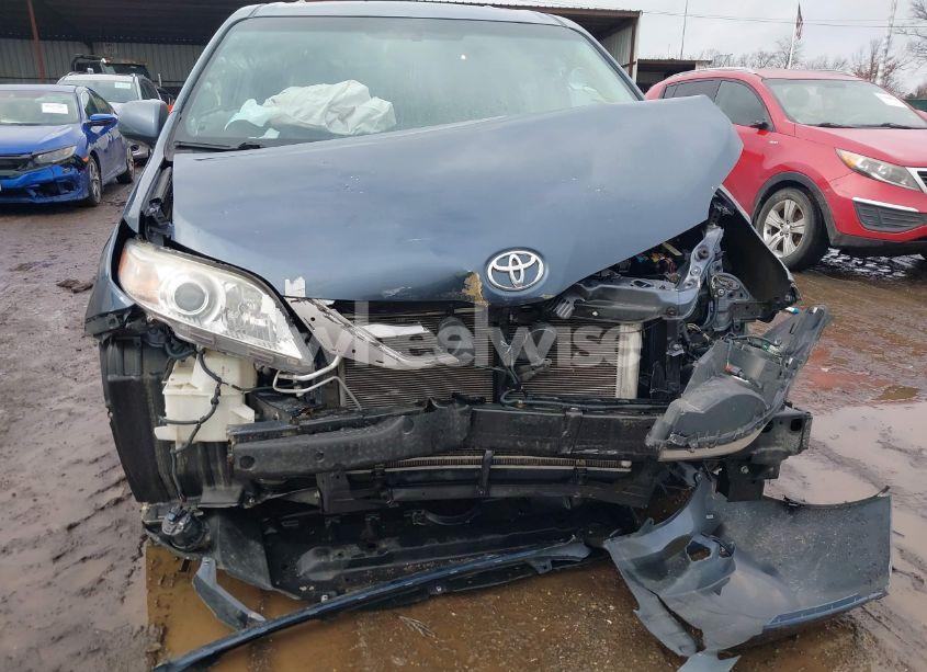 Photo 6 of 2016 Toyota Sienna XLE 8 PASSENGER (VIN 5TDYK3DC6GS724835)