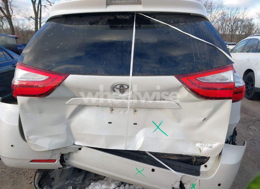 Photo 16 of 2016 Toyota Sienna XLE PREMIUM 8 PASSENGER (VIN 5TDYK3DC6GS754580)