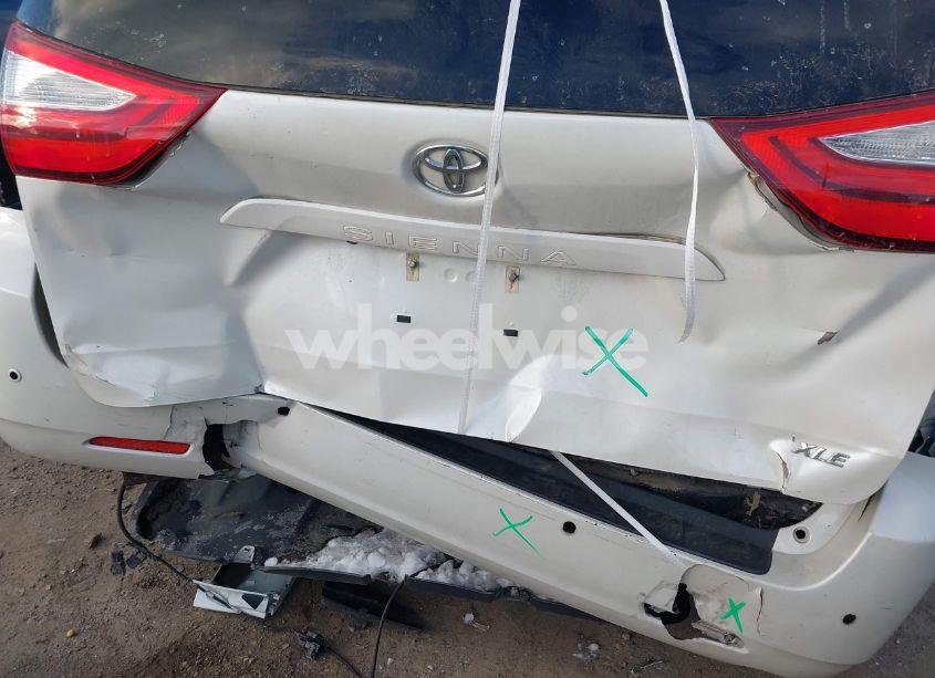 Photo 6 of 2016 Toyota Sienna XLE PREMIUM 8 PASSENGER (VIN 5TDYK3DC6GS754580)