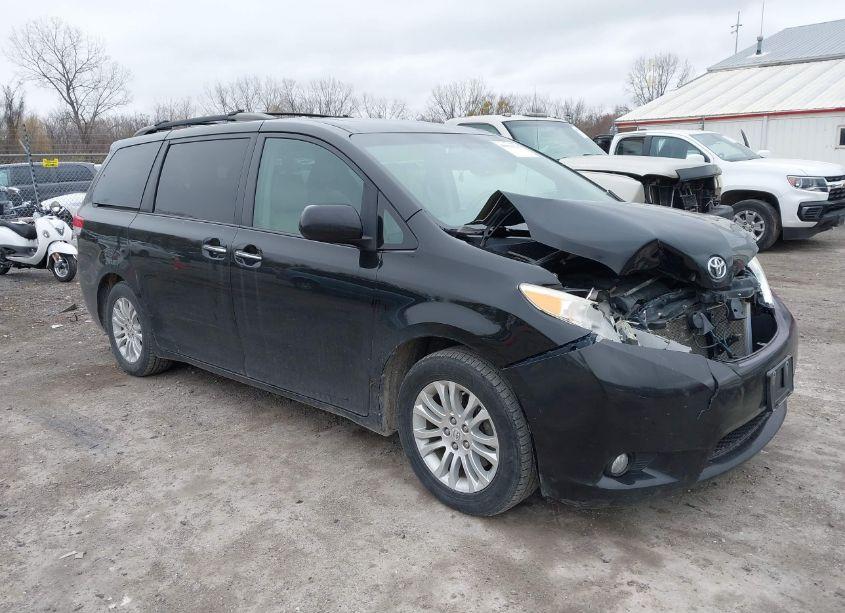 2011 Toyota Sienna XLE/LIMITED (VIN 5TDYK3DC7BS011788) main photo