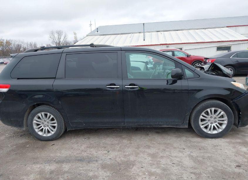 Photo 13 of 2011 Toyota Sienna XLE/LIMITED (VIN 5TDYK3DC7BS011788)